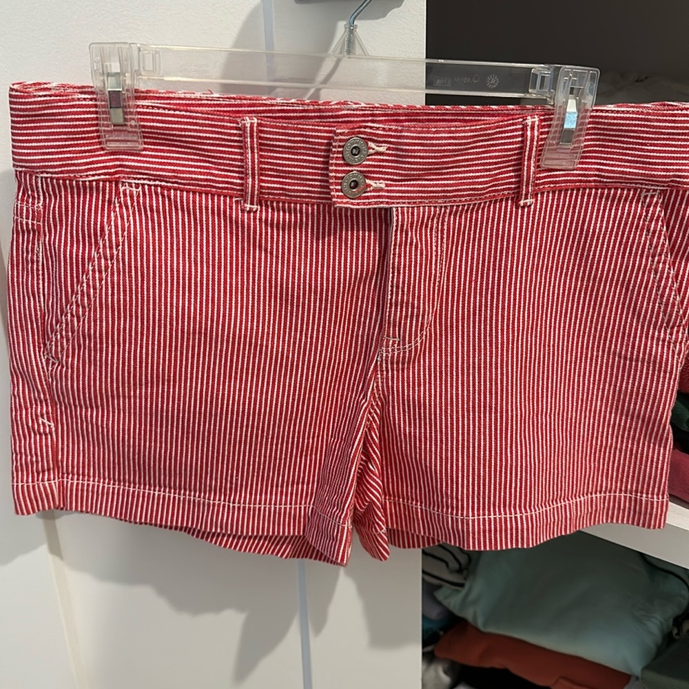 Tommy Hilfiger - size 8 red and white stripe shorts